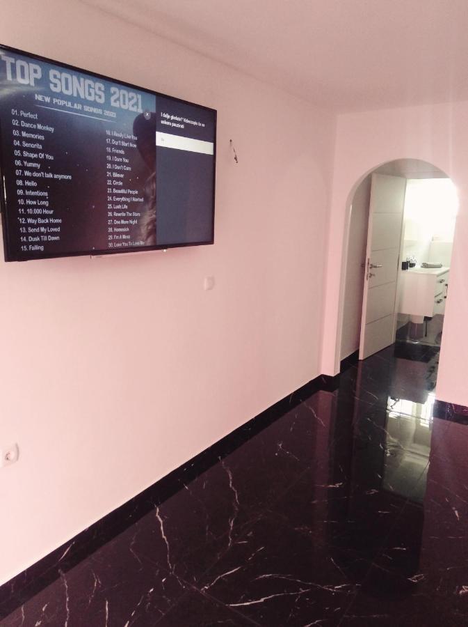 Sunshine Apartments Karlobag Bagian luar foto
