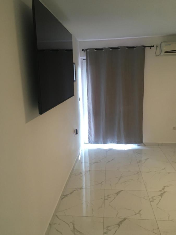 Sunshine Apartments Karlobag Bagian luar foto